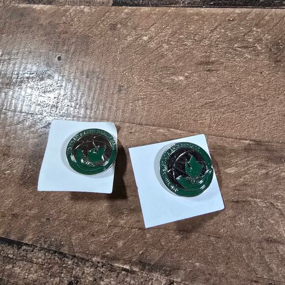Michigan State Sparty Basketball 1" Round Pin Set  of 2 - Picture 1 of 4